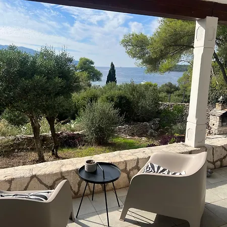 Pinus Stari Grad (Hvar)
