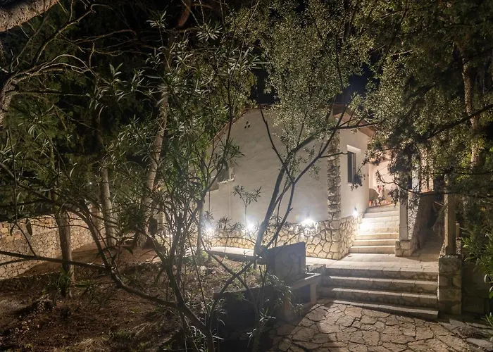 Pinus * Stari Grad (Hvar)